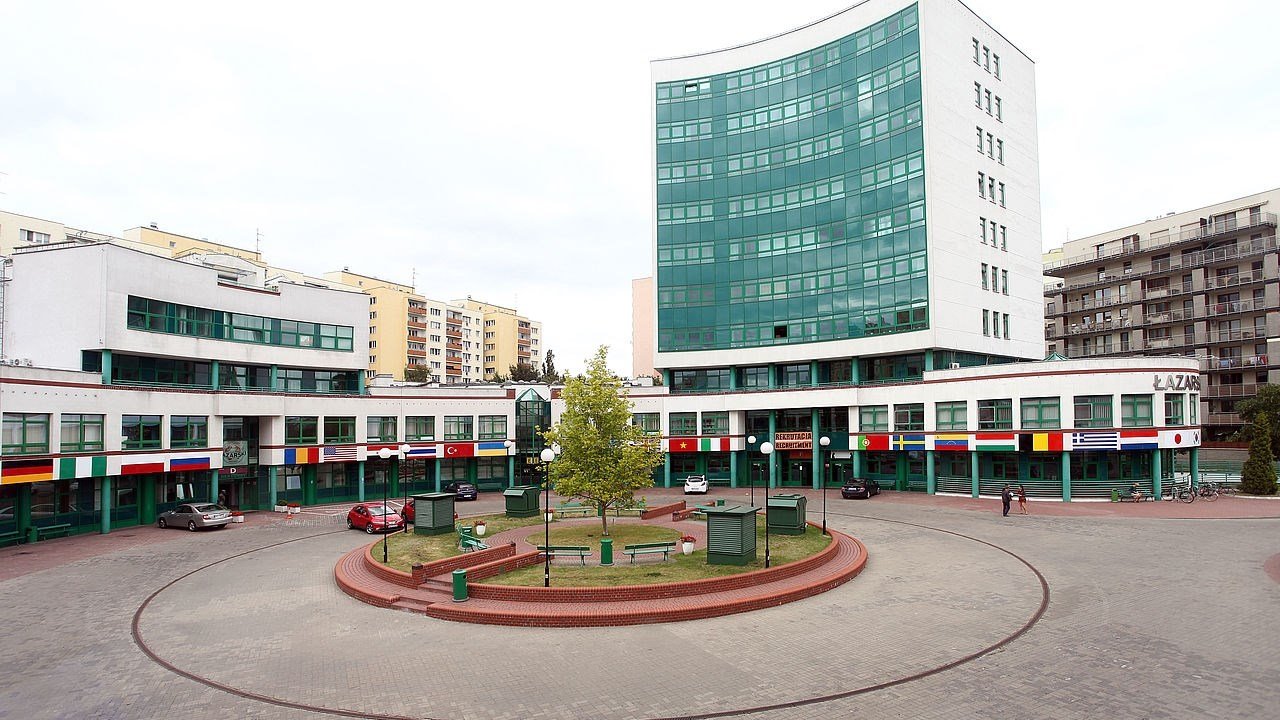 Lazarskı Üniversitesi