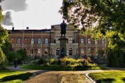 Uppsala Üniversitesi